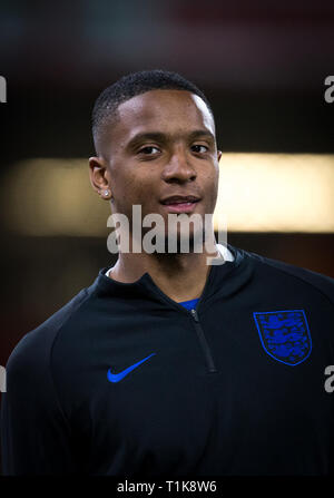 Bournemouth, UK. 26 Mär, 2019. Ezri Konsa (Brentford) von England U21 pre Match während der internationalen Freundschaftsspiel zwischen England U 21 und U 21 in der Goldsands Stadion, Bournemouth, England am 26. März 2019. Foto von Andy Rowland. Credit: Andrew Rowland/Alamy leben Nachrichten Stockfoto