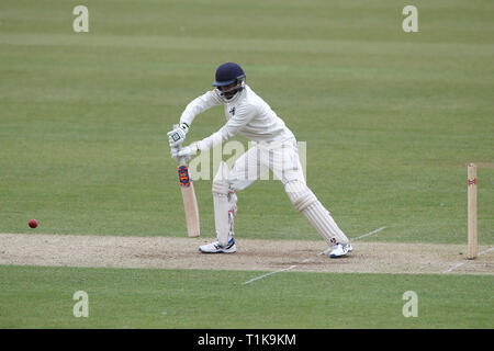 CHESTER LE STREET, UK, 27. März Abhiraj Singh von Durham MCCU Batting während des MCC-Universität von Durham County Cricket Club und Durham MCCU im Emirates Riverside, Chester Le Street am Mittwoch, 27. März 2019. (Credit: Mark Fletcher | MI Nachrichten) Credit: MI Nachrichten & Sport/Alamy leben Nachrichten Stockfoto