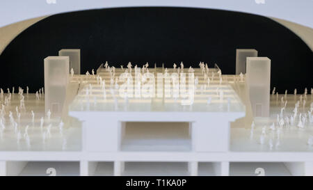 ExCel, London, UK. 27 Mär, 2019. Ein Modell von Kuwait International Airport, der geplant ist, die Kapazität zu erhöhen, bei den Partnern Messestand fördern. Die Passenger Terminal Expo 2019 bringt Aussteller und Fachbesucher die neuesten Technologien und Produkte von mehr als 350 der weltweit führenden Anbieter von Lösungen zum Flughafen zu sehen. Credit: Imageplotter/Alamy leben Nachrichten Stockfoto