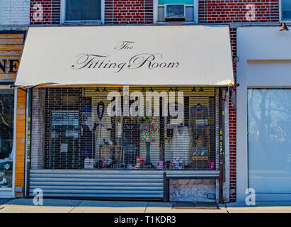 Brooklyn Storefront, das passende Zimmer. New York, Frühling 2019 Stockfoto