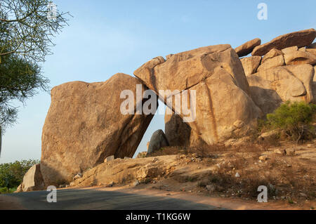 Steinbogen in hampi, Karnataka, Indien, Asien Stockfoto