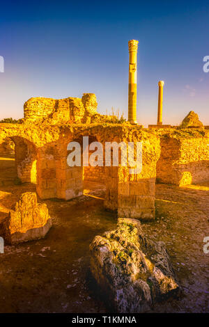 Sonnenuntergang in Karthago. Thermen des Antonius in Karthago, in der Nähe von Tunis, Tunesien Stockfoto