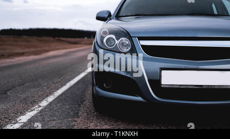 Nahaufnahme der neue Silver Auto Parken auf der Straße Stockfoto