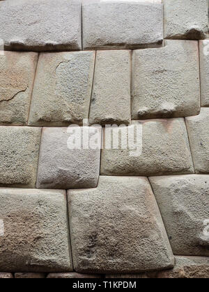 Alten Inka Stone Wall in der Stadt Cusco, Peru. Stein arbeiten Stockfoto