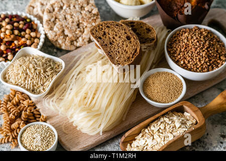 Glutenfreie Diät Konzept - Auswahl von Körnern und Kohlenhydrate für Menschen mit Glutenunverträglichkeit Stockfoto