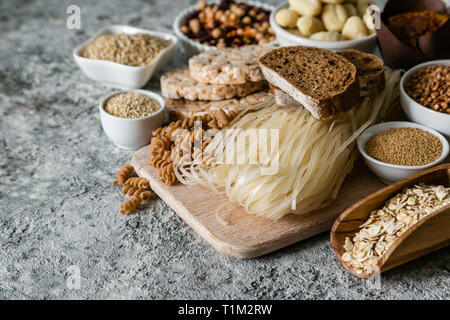 Glutenfreie Diät Konzept - Auswahl von Körnern und Kohlenhydrate für Menschen mit Glutenunverträglichkeit Stockfoto