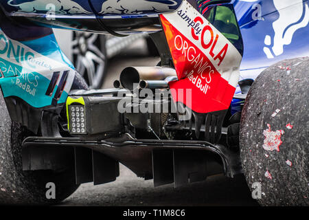 Spielberg/Österreich - 06/29/2018 - Das zerbrochene Toro Rosso Honda STR 13 #10 Pierre GASLY (FRA) von der Strecke entfernt werden, nachdem der Franzose brach. Stockfoto