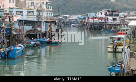 Pfahlbauten und Boote, das Fischerdorf Tai O, Lantau Island, Hong Kong Stockfoto