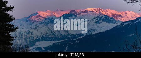 Der Sonnenuntergang über dem Glacier de la Vanoise in Frankreich Stockfoto