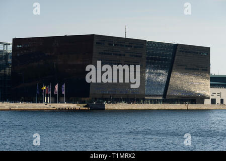 Kopenhagen. Dänemark. Black Diamond waterfront Erweiterung der Königlichen Bibliothek, Søren Kierkegaards Plads 1. Waterfront Erweiterung der Royal D Stockfoto