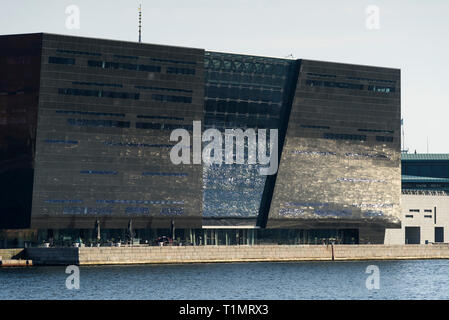 Kopenhagen. Dänemark. Black Diamond waterfront Erweiterung der Königlichen Bibliothek, Søren Kierkegaards Plads 1. Waterfront Erweiterung der Royal D Stockfoto