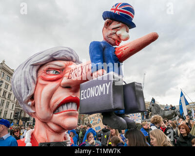 Die Theresa kann Nase Float von Jacques Tilly auf die Volksabstimmung März, 23. März 2019, London, UK Stockfoto