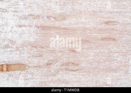 Alte, gesprungene Rusty weiß lackiertem Holz Textur nahtlose grunge Hintergrund. Weiße Farbe auf Brettern aus Holz Wand gekratzt. Stockfoto