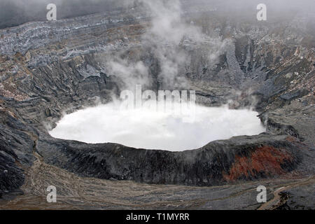 Kratersee des Vulkan Poas, Parque Nacional Volcán Poás, Costa Rica Stockfoto