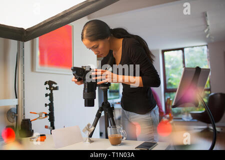 Fotografin arbeiten im Studio Stockfoto