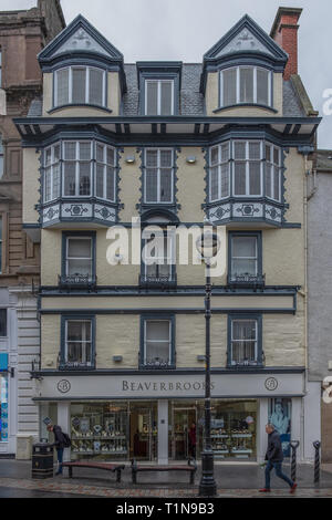 Dundee, Schottland, Großbritannien - März 22, 2019: Bis auf einige eindrucksvolle Architektur Beaverbrooks Juweliere, das kann in der Innenstadt von Dunde gesehen werden. Stockfoto