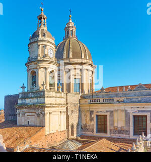 Kuppeln der Kathedrale St. Agatha von Catania in Sizilien, Italien Stockfoto