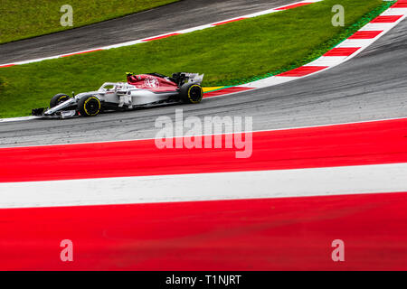 Spielberg/Österreich - 06/29/2018 - #16 Charles Leclerc (MCO) in seinem Alfa Romeo Sauber C 37 während des RP2 auf dem Red Bull Ring vor der 2018 österreichischen Gra Stockfoto