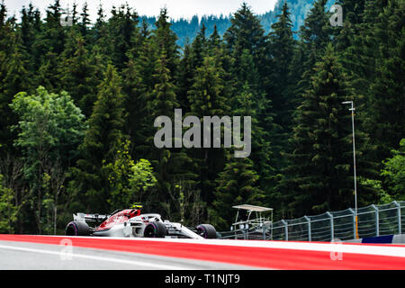 Spielberg/Österreich - 06/29/2018 - #16 Charles Leclerc (MCO) in seinem Alfa Romeo Sauber C 37 während des RP2 auf dem Red Bull Ring vor der 2018 österreichischen Gra Stockfoto