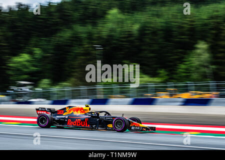 Spielberg/Österreich - 06/29/2018 - #33 Max VERSTAPPEN (NDL) in seinem Red Bull Racing RB14 während des RP2 auf dem Red Bull Ring vor der 2018 österreichischen Grand Stockfoto