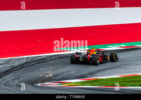 Spielberg/Österreich - 06/29/2018 - #33 Max VERSTAPPEN (NDL) in seinem Red Bull Racing RB14 während des RP2 auf dem Red Bull Ring vor der 2018 österreichischen Grand Stockfoto