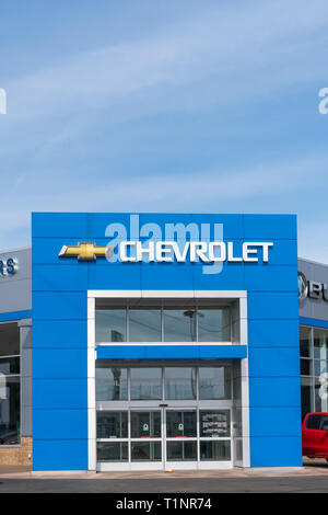 STILLWATER, MN/USA - MÄRZ 24, 2019: Chevrolet auto Händler und Logo. Stockfoto