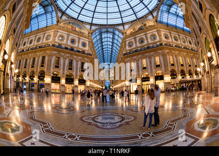 Mailand. Italien. Galleria Vittorio Emanuele II, Interieur, Piazza del Duomo. Stockfoto