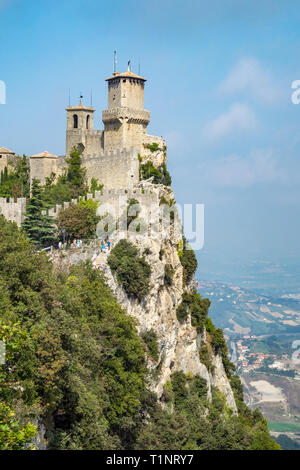 Roccao Guaita, San Marino Die Republik San Marino auch als die Serenissima Republik San Marino bekannt. Einer der drei Gipfel Stockfoto