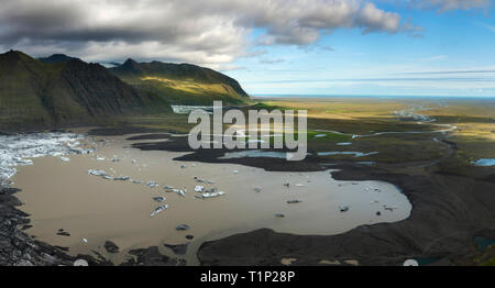 Svinafellsjokull Gletscher See Luftbild in Island Stockfoto