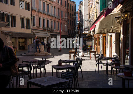 Samstag, 23 März 2019, Veniece, Italien. Eine Straße im Stadtteil Castello. Stockfoto