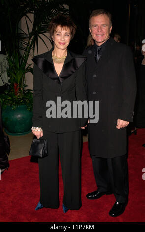 LOS ANGELES, Ca. Februar 17, 2000: Schauspielerin Anne Archer & Datum am American Film Institute Life Achievement Award Gruß an Harrison Ford. © Paul Smith/Featureflash Stockfoto