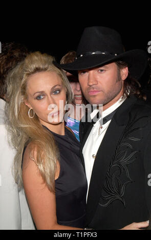 NASHVILLE, TN. Oktober 03, 2000: Country-sänger Billy Ray Cyrus & Frau an der BMI Land Auszeichnungen in Nashville. Bild: Paul Smith/Featureflash Stockfoto