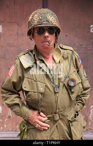 Ein Staff Sergeant der 82nd Airborne Division während des D-Day in der Normandie, Frankreich Stockfoto