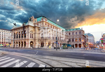 Staatsoper bei Sonnenaufgang - Wien - Österreich Stockfoto