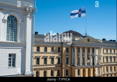 23.06.2018, Helsinki, Finnland, Europa - ein Blick auf die Regierung Palace mit dem Büro des Ministerpräsidenten an Senate Platz im Zentrum der Hauptstadt Stockfoto