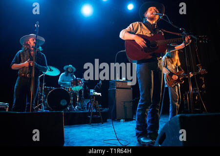 Oslo, Norwegen. 27 Mär, 2019. Norwegen, Oslo - März 27., 2018. Der kanadische Sänger, Songwriter und Musiker Coulter Wand führt ein Live Konzert in Sentrum Scene in Oslo. (Foto: Gonzales Foto/Alamy leben Nachrichten Stockfoto