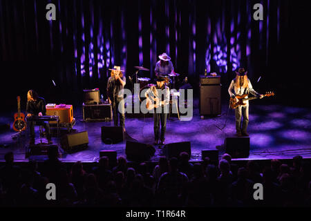 Oslo, Norwegen. 27 Mär, 2019. Norwegen, Oslo - März 27., 2018. Der kanadische Sänger, Songwriter und Musiker Coulter Wand führt ein Live Konzert in Sentrum Scene in Oslo. (Foto: Gonzales Foto/Alamy leben Nachrichten Stockfoto