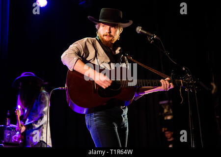 Oslo, Norwegen. 27 Mär, 2019. Norwegen, Oslo - März 27., 2018. Der kanadische Sänger, Songwriter und Musiker Coulter Wand führt ein Live Konzert in Sentrum Scene in Oslo. (Foto: Gonzales Foto/Alamy leben Nachrichten Stockfoto