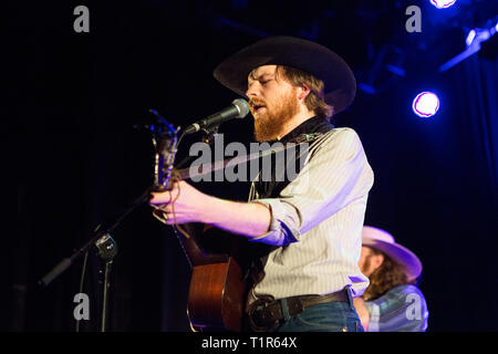 Oslo, Norwegen. 27 Mär, 2019. Norwegen, Oslo - März 27., 2018. Der kanadische Sänger, Songwriter und Musiker Coulter Wand führt ein Live Konzert in Sentrum Scene in Oslo. (Foto: Gonzales Foto/Alamy leben Nachrichten Stockfoto