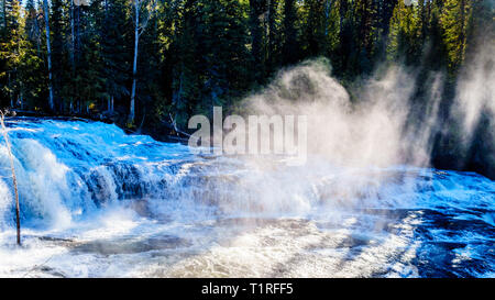 Der Murtle River, wie es stolpert über der Spitze von Dawson fällt im Wells Gray Provincial Park in British Columbia, Kanada, als von der Nordseite gesehen Stockfoto