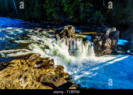 Wasser Der Murtle River stürzt über den Rand der Mushbowl fällt in den Cariboo Mountains der Wells Gray Provincial Park, British Columbia, Kanada Stockfoto