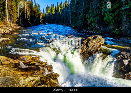 Wasser Der Murtle River stürzt über den Rand der Mushbowl fällt in den Cariboo Mountains der Wells Gray Provincial Park, British Columbia, Kanada Stockfoto