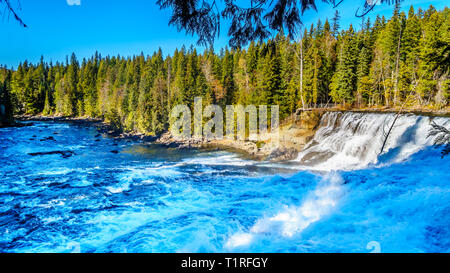 Der Murtle River, wie es stolpert über der Spitze von Dawson fällt im Wells Gray Provincial Park in British Columbia, Kanada, als von der Nordseite gesehen Stockfoto