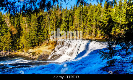 Der Murtle River, wie es stolpert über der Spitze von Dawson fällt im Wells Gray Provincial Park in British Columbia, Kanada, als von der Nordseite gesehen Stockfoto