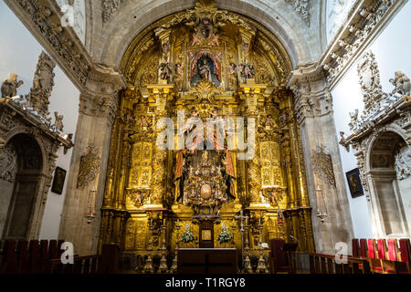 Sept 2018 - Segovia, Castilla y Leon, Spanien - eine kleine Kapelle im inneren der Kathedrale von Segovia. Es war die letzte gotische Kathedrale in Spanien gebaut, durin Stockfoto