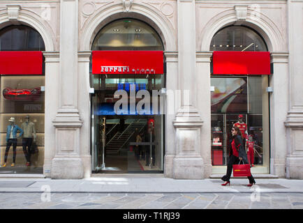 Ferrari Store in Mailand Stockfoto