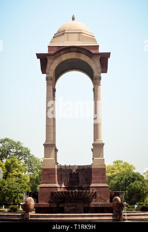 Rajpath, Raisina Hill, India Gate, Neu-Delhi, Indien, Januar 2019: Die freie Vordach, in rotem Sandstein gebaut, ein Symbol der britischen Rückzug aus Stockfoto