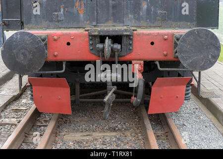 Mehr Details auf der alten Dampflokomotive. Heavy Iron Teile. Lokomotive in Teilen. Close-up Stockfoto