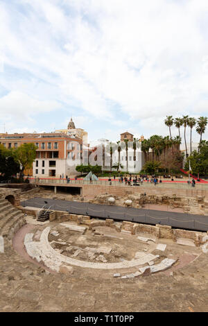 Die Ruinen von El Teatro Romano, oder römische Theater, im 1. Jahrhundert v. Chr., Malaga Altstadt errichtet, Malaga, Spanien Stockfoto