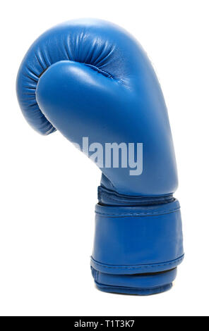 Boxhandschuh auf weißem Hintergrund Stockfoto
